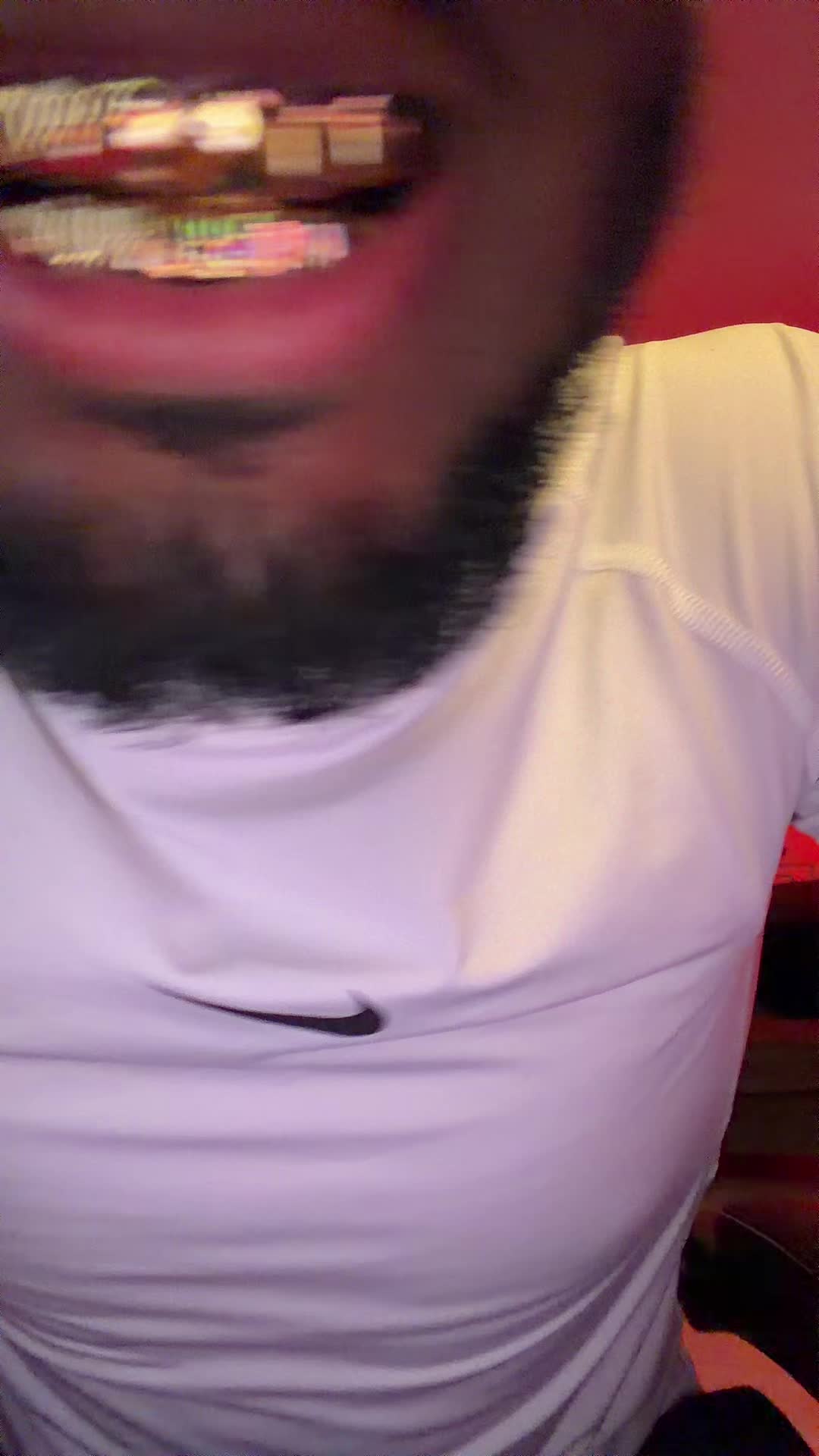 @👾