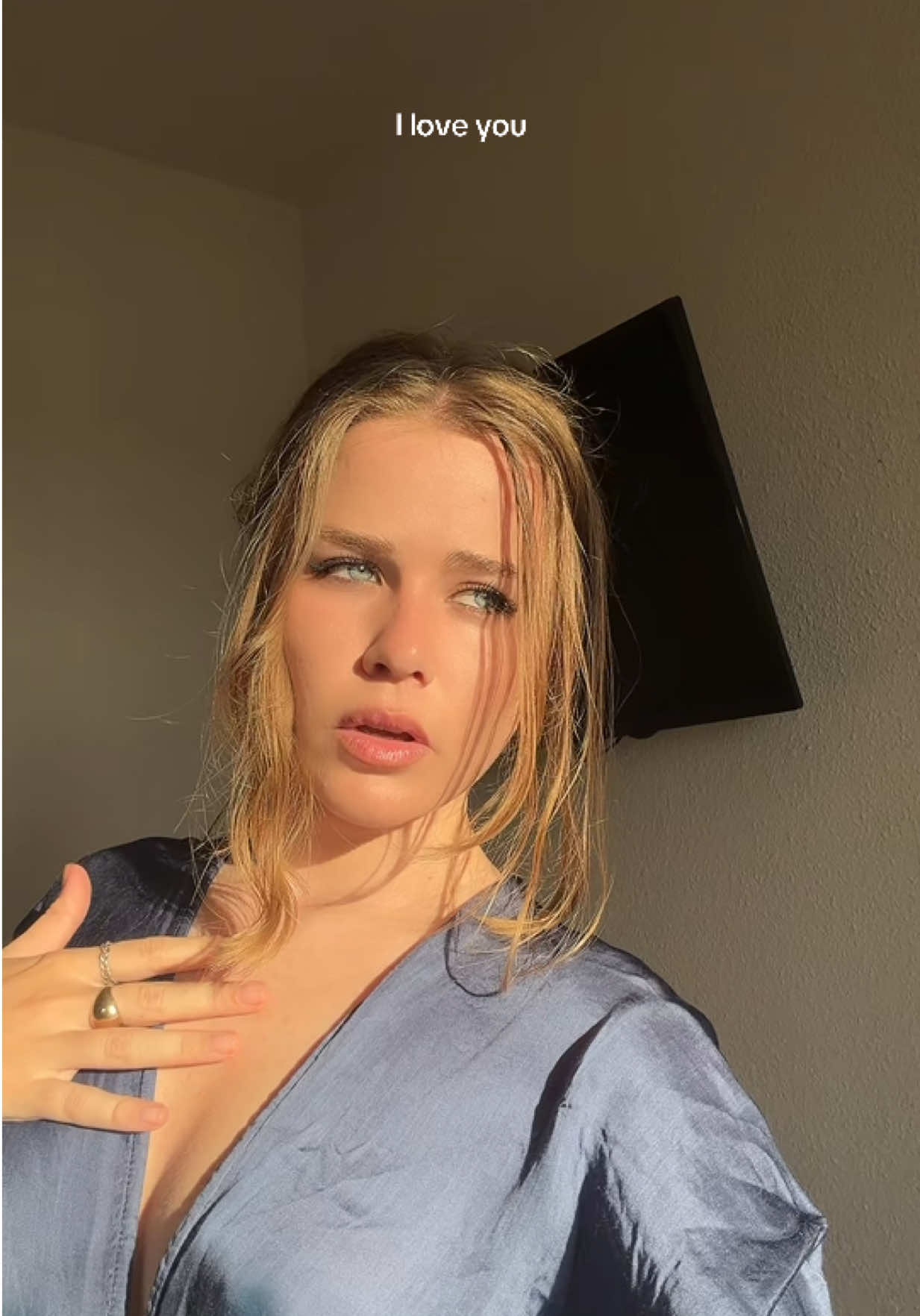 @ANNA8ELLE