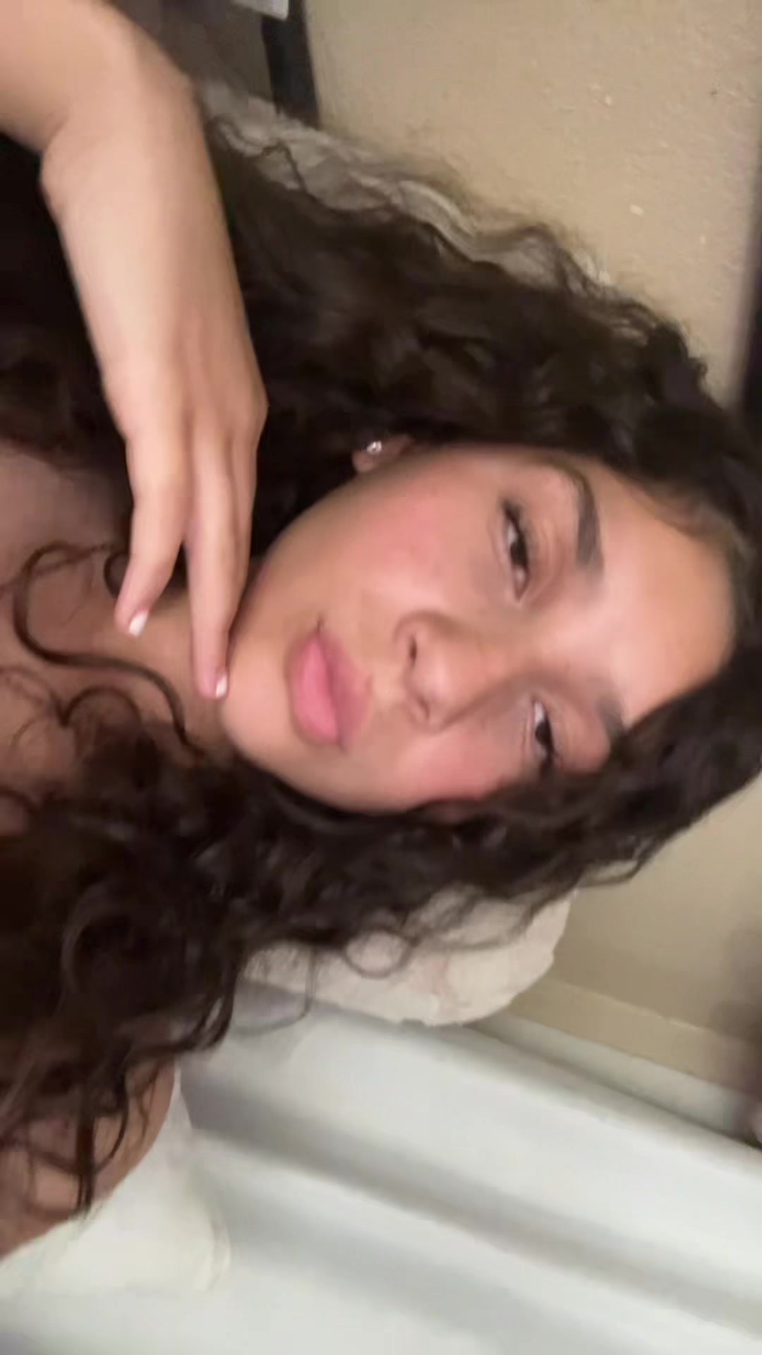 @⃟