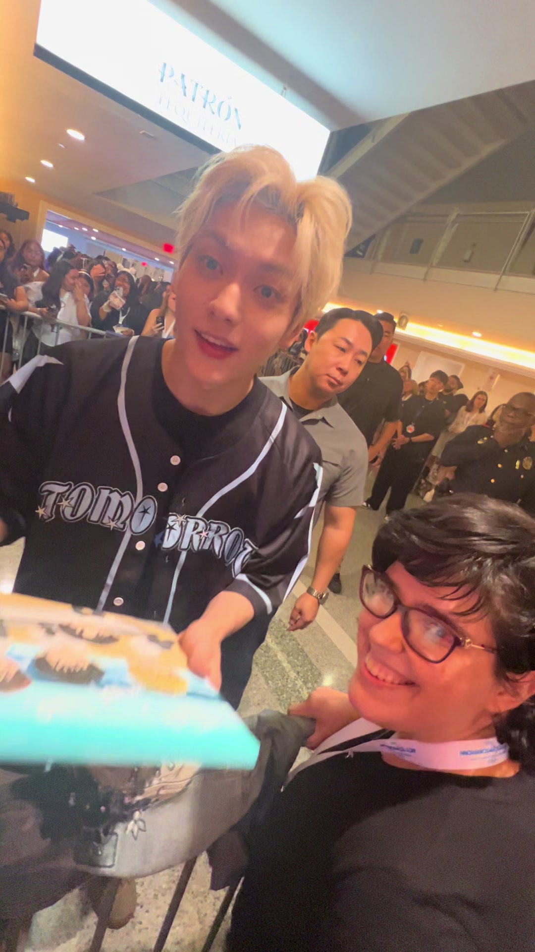 @Valeria saw and met TXT