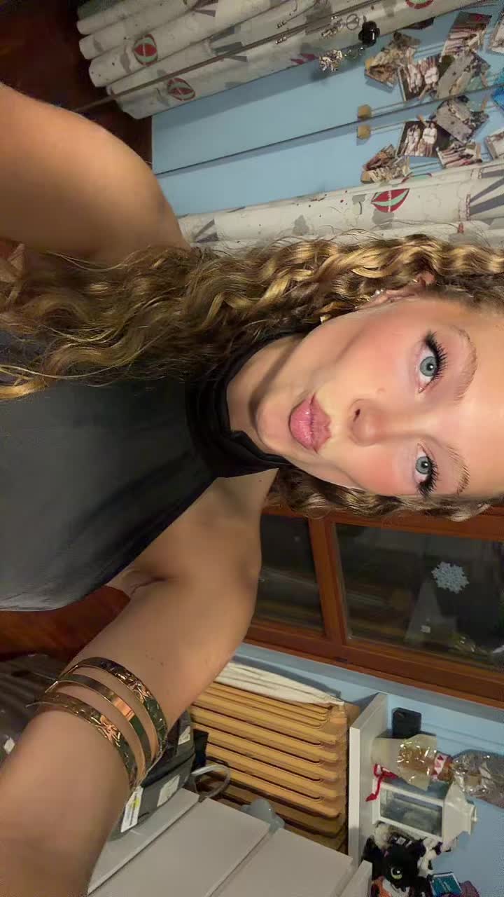 @_vittoriaelena_
