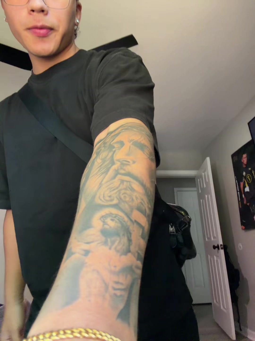 @𝐬𝐚𝐧𝐜𝐡𝐞𝐳