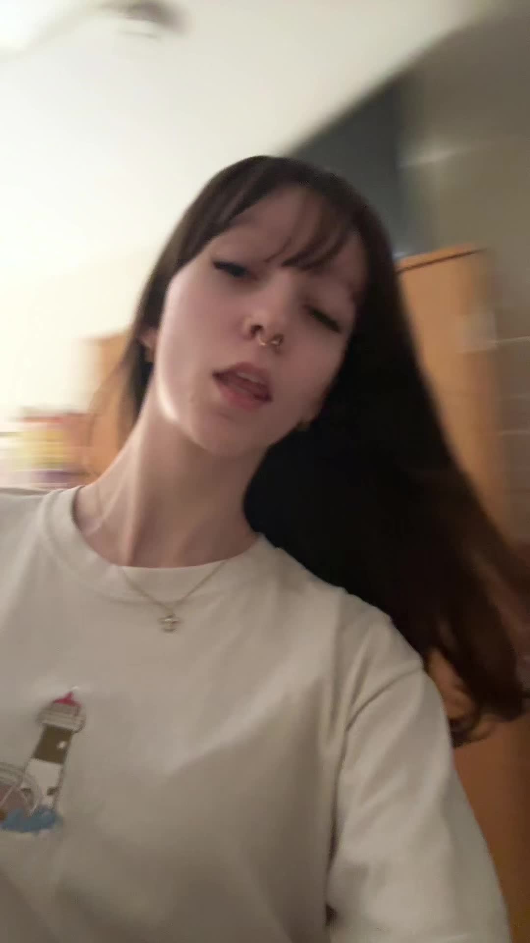 @chlo.