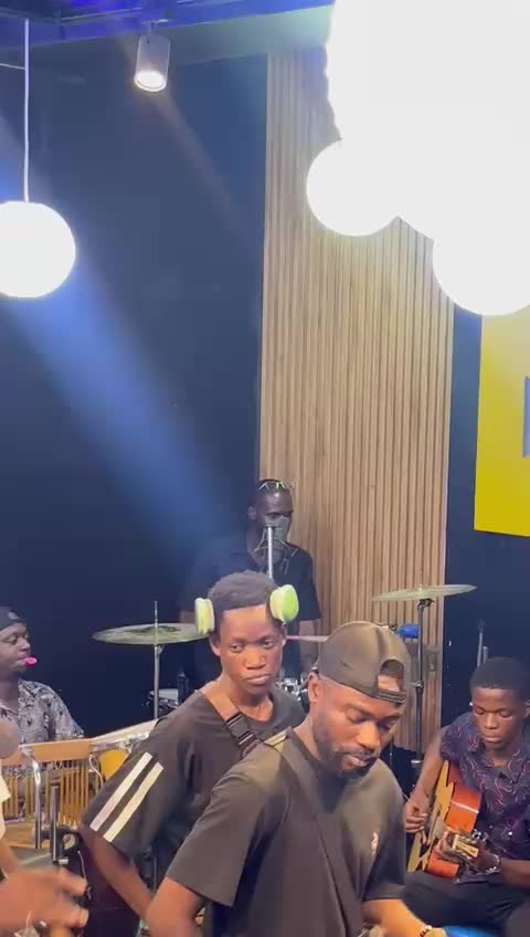 @sous l'abri tv