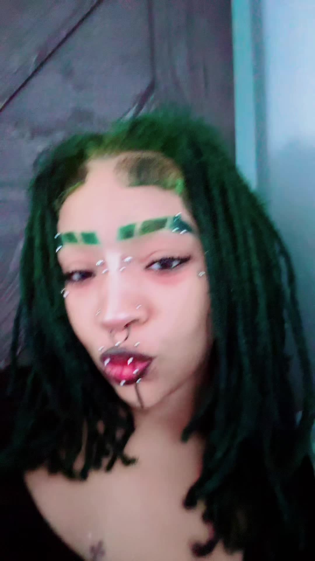 @𝐰𝐢𝐥𝐥𝐨𝐰😛