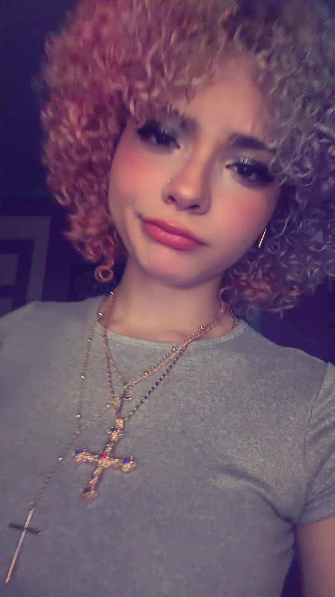 @🥳