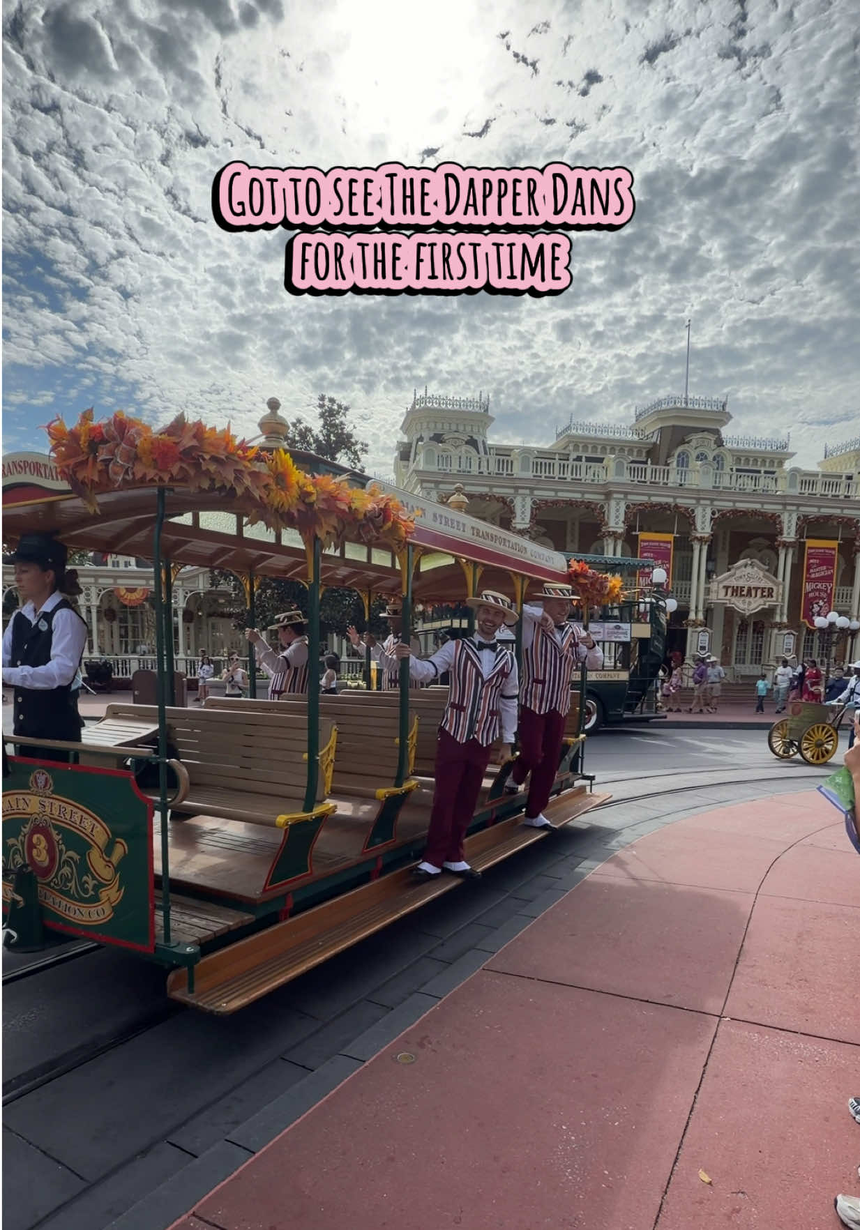 @Jamie Lynn 🏰🧚🐭🍿🥨🥀✨