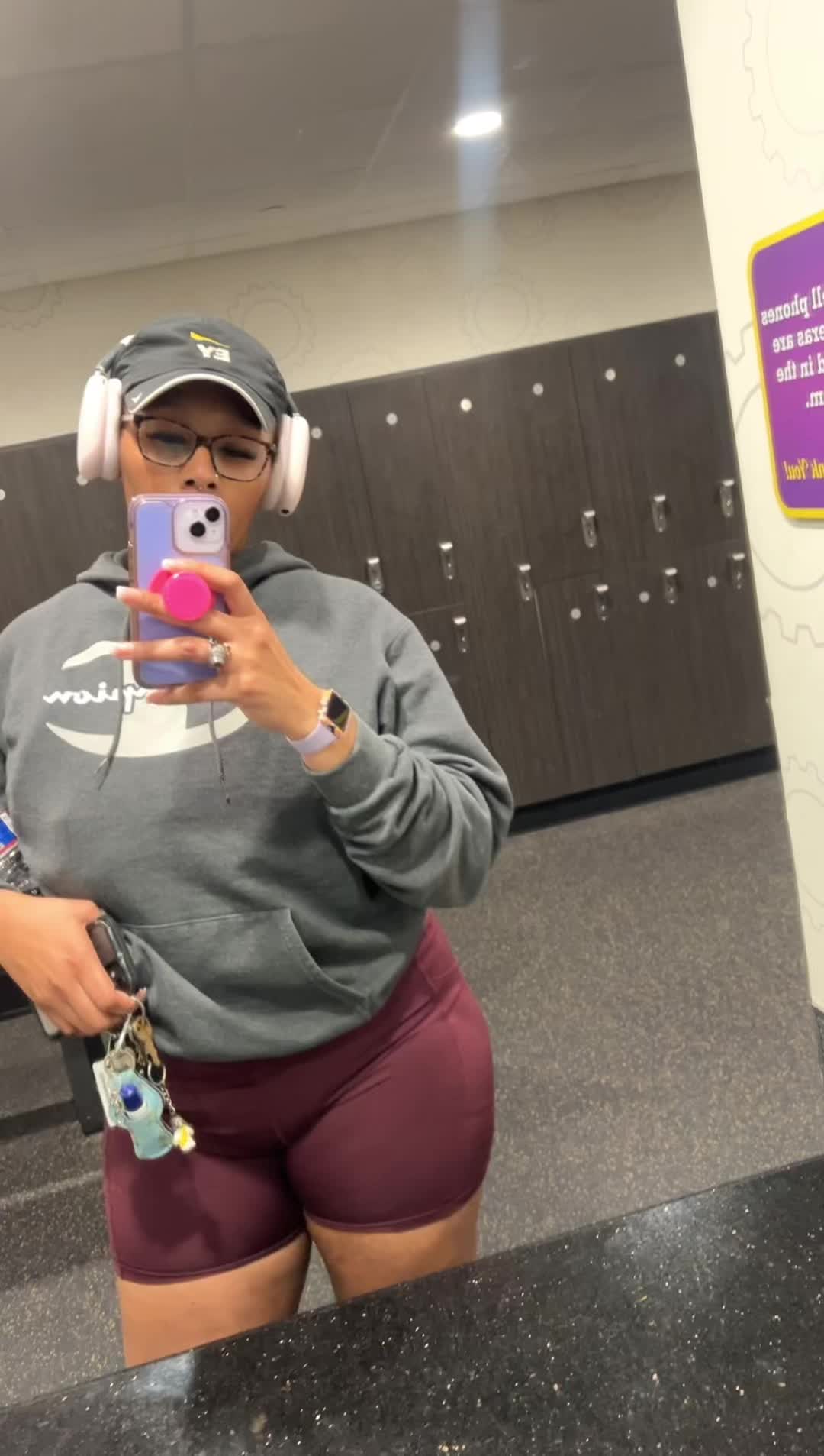 @pretty__younique