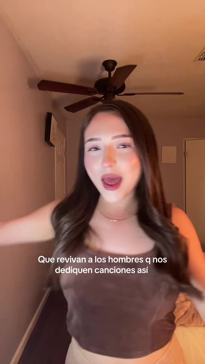 @notelliebelly