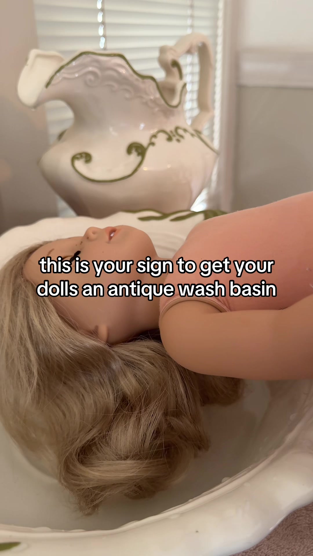 @annacollects