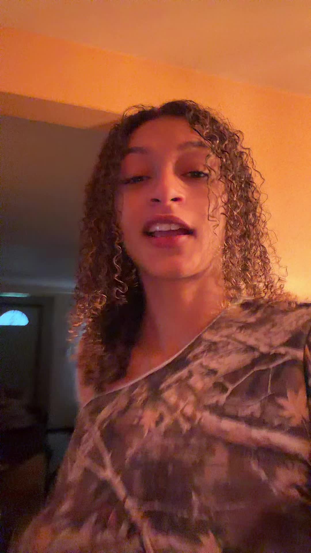 @carleeebaee