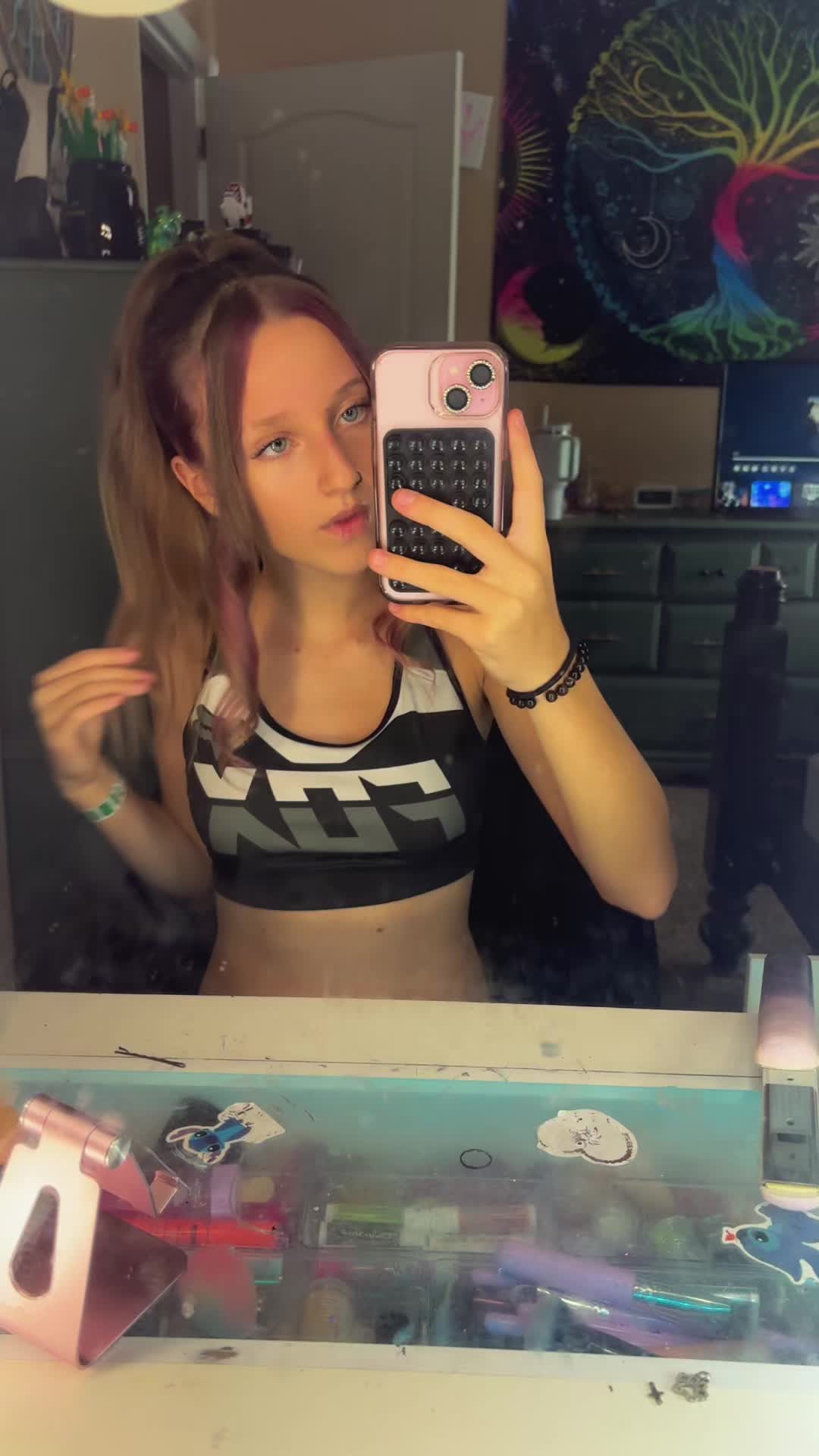 @Your fav girl