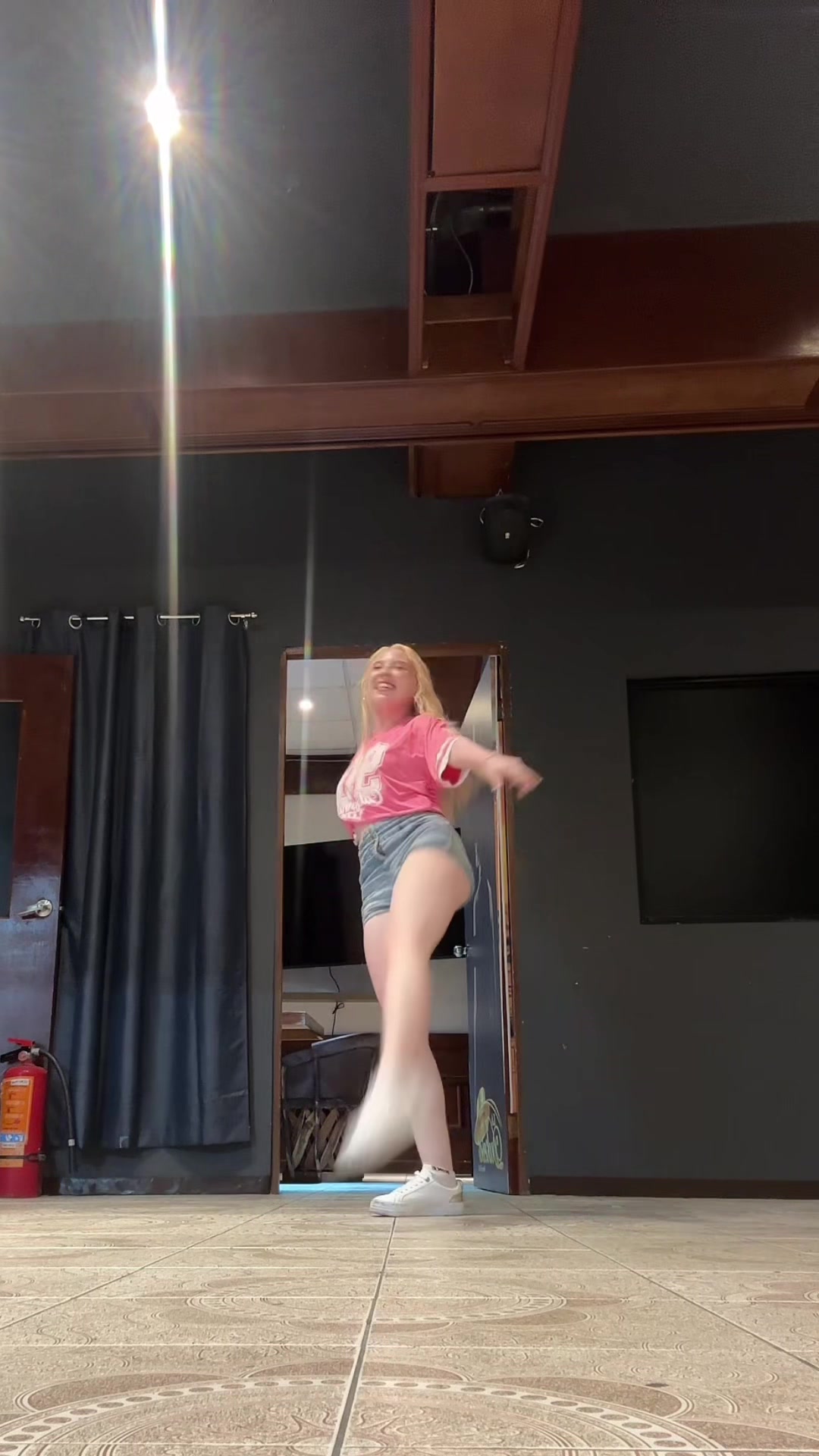 @Bella