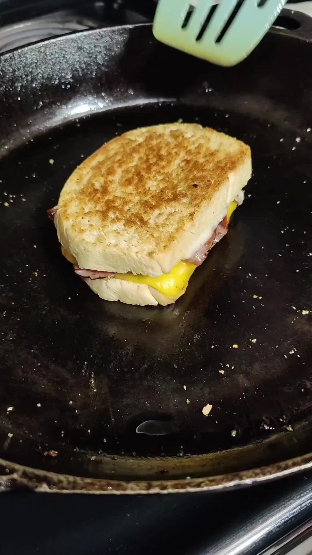 @Big Cooking In A Tiny Kitchen