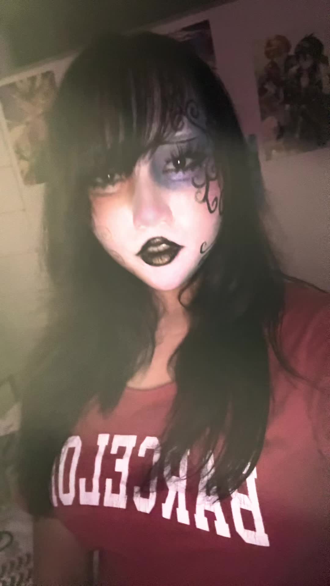 @👾