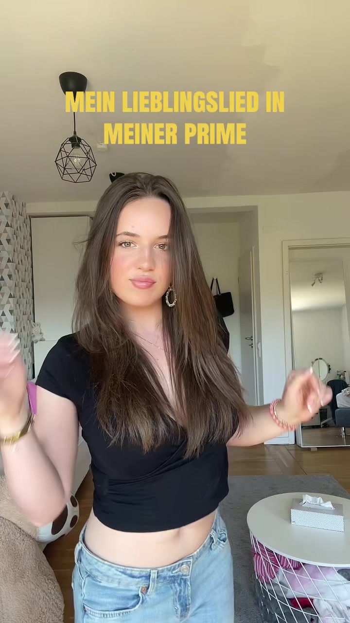 @Mia 🪩