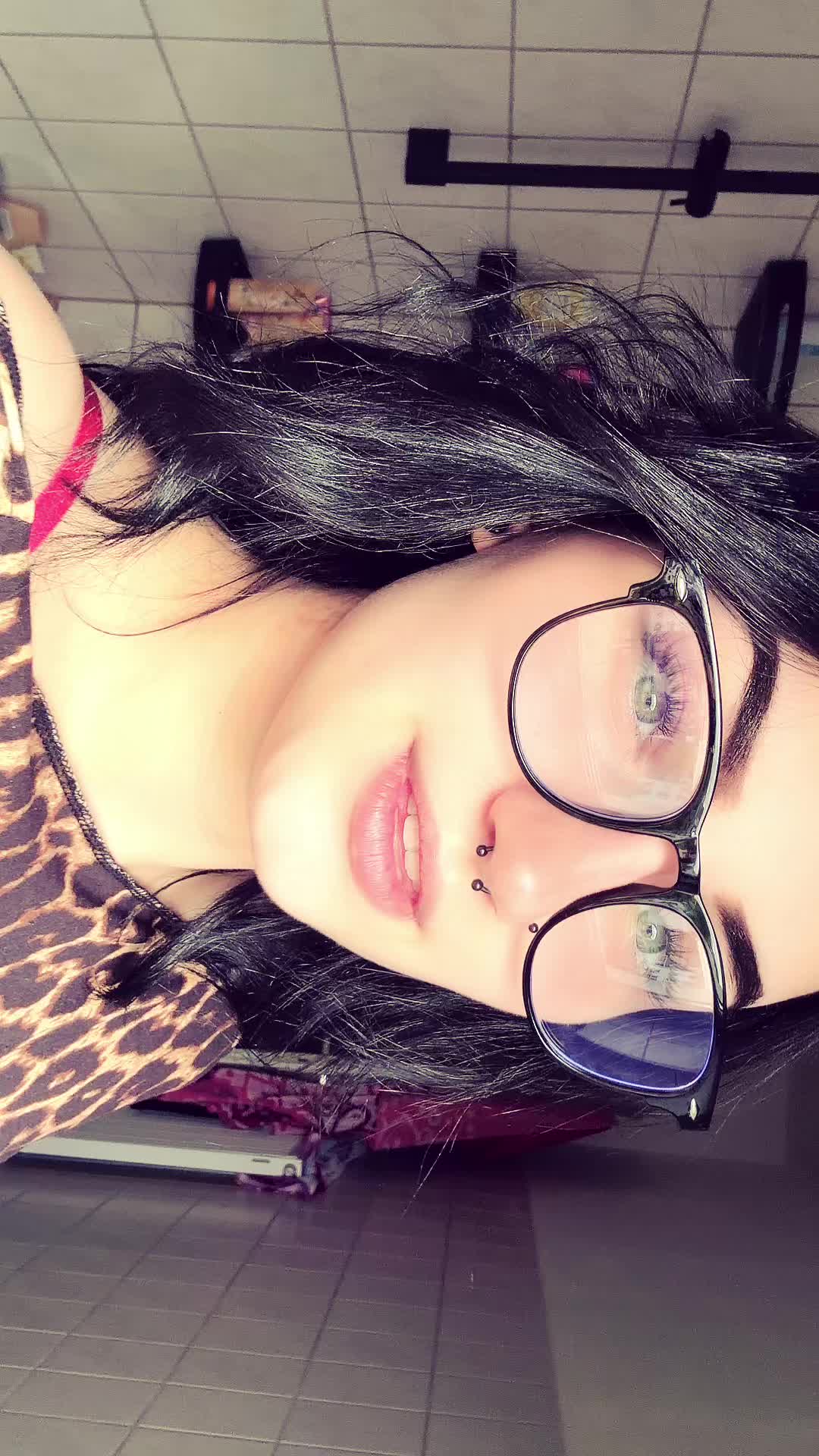 @_em.ee_