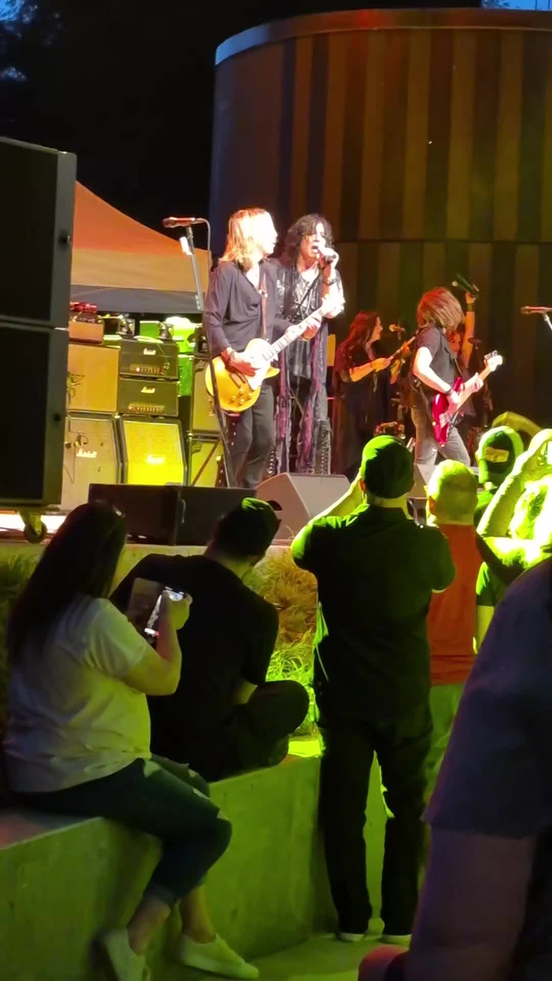 @🎸Rockin' M 🎸