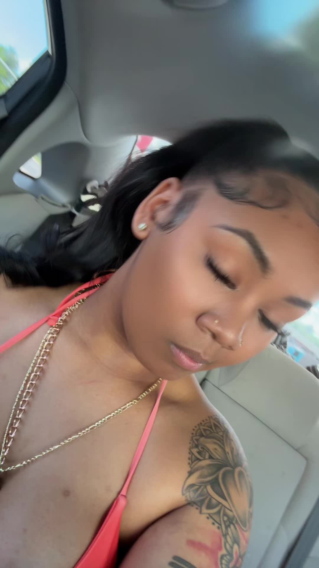 @ariyahcelis