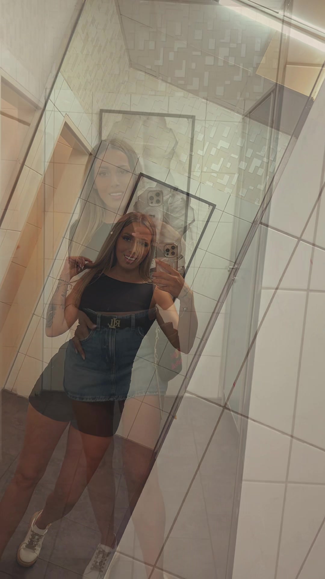@𝔹𝕚𝕓𝕚💛💛