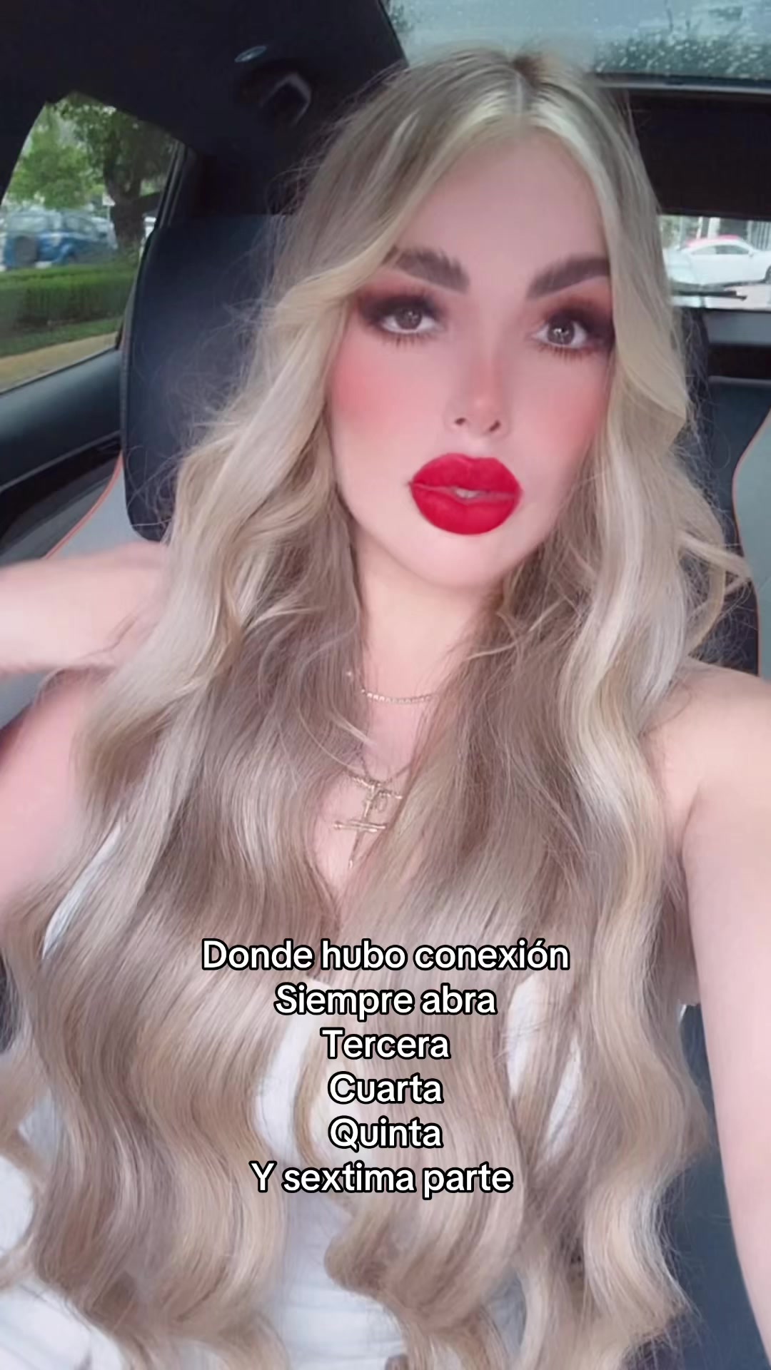 @vanesza_hurtado