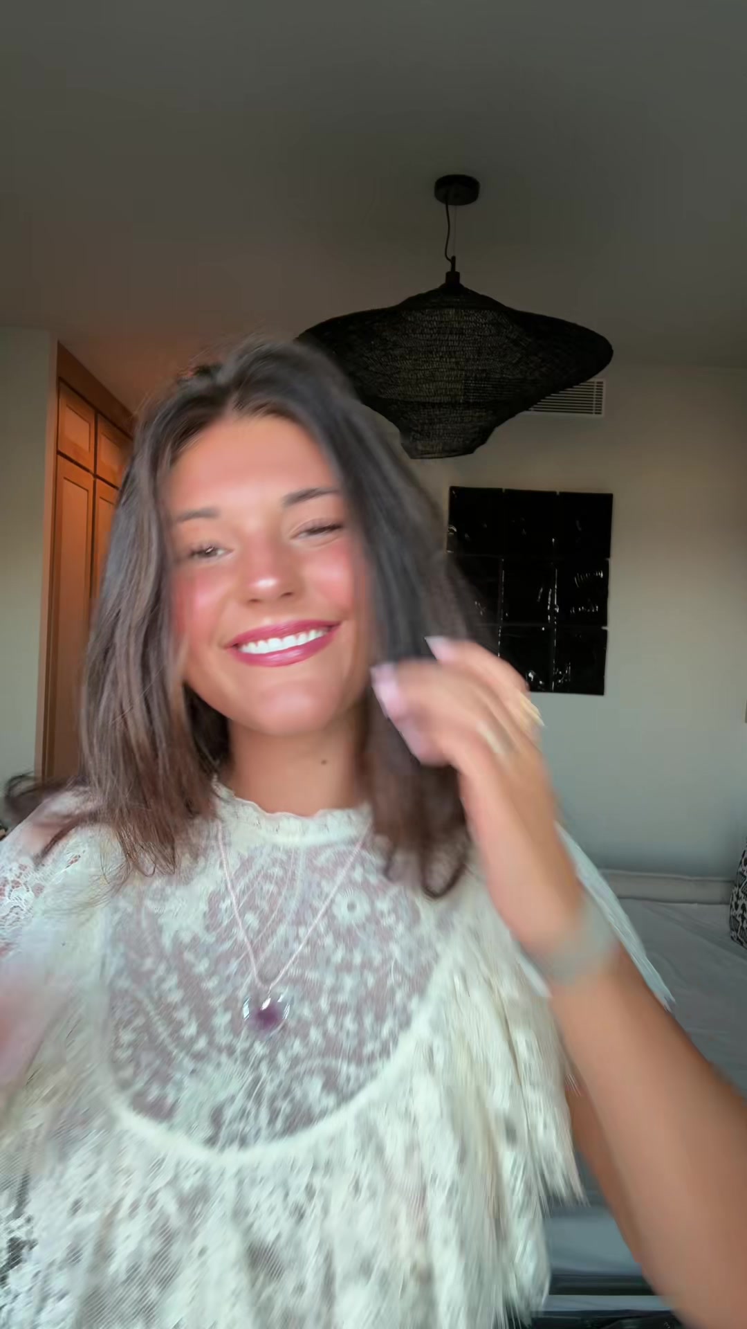 @Bella