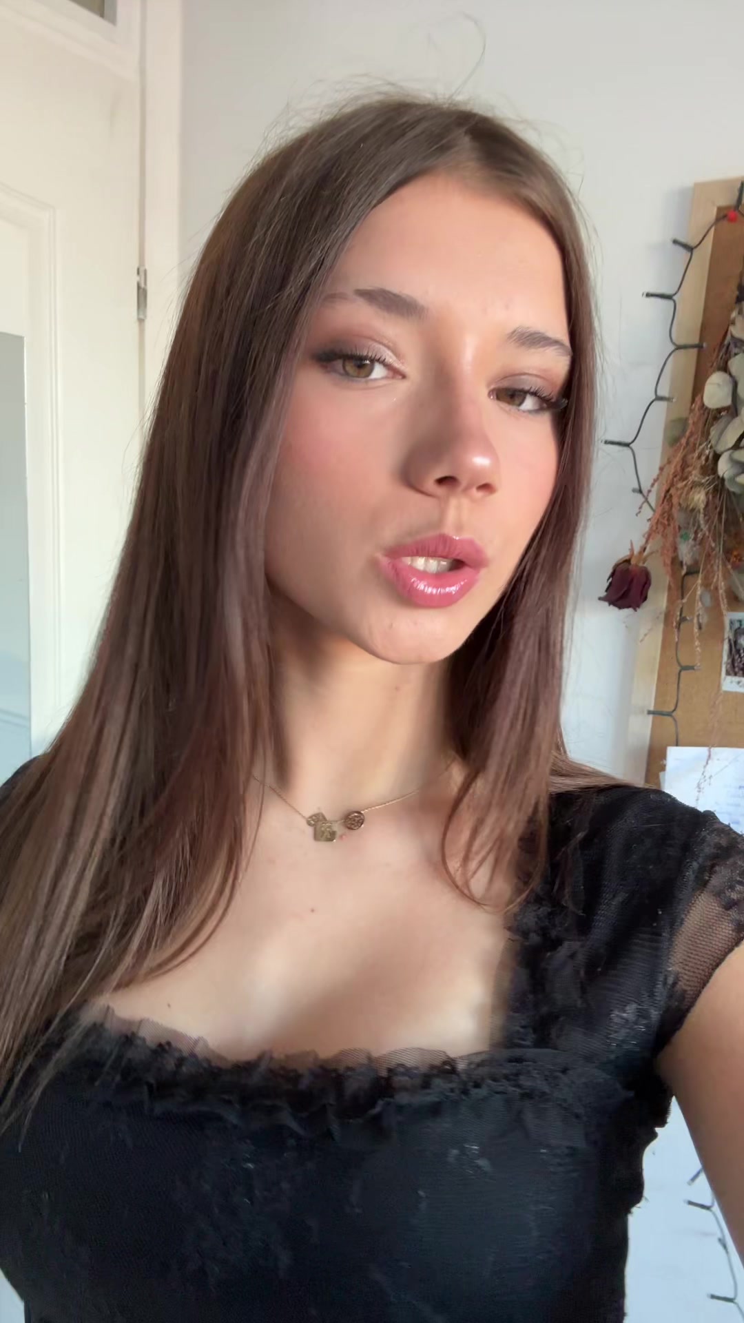 @???
