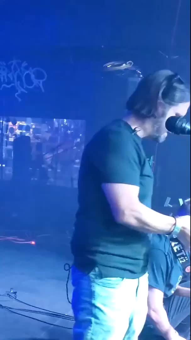 @Steve | Singer | 3 to 1 🤘