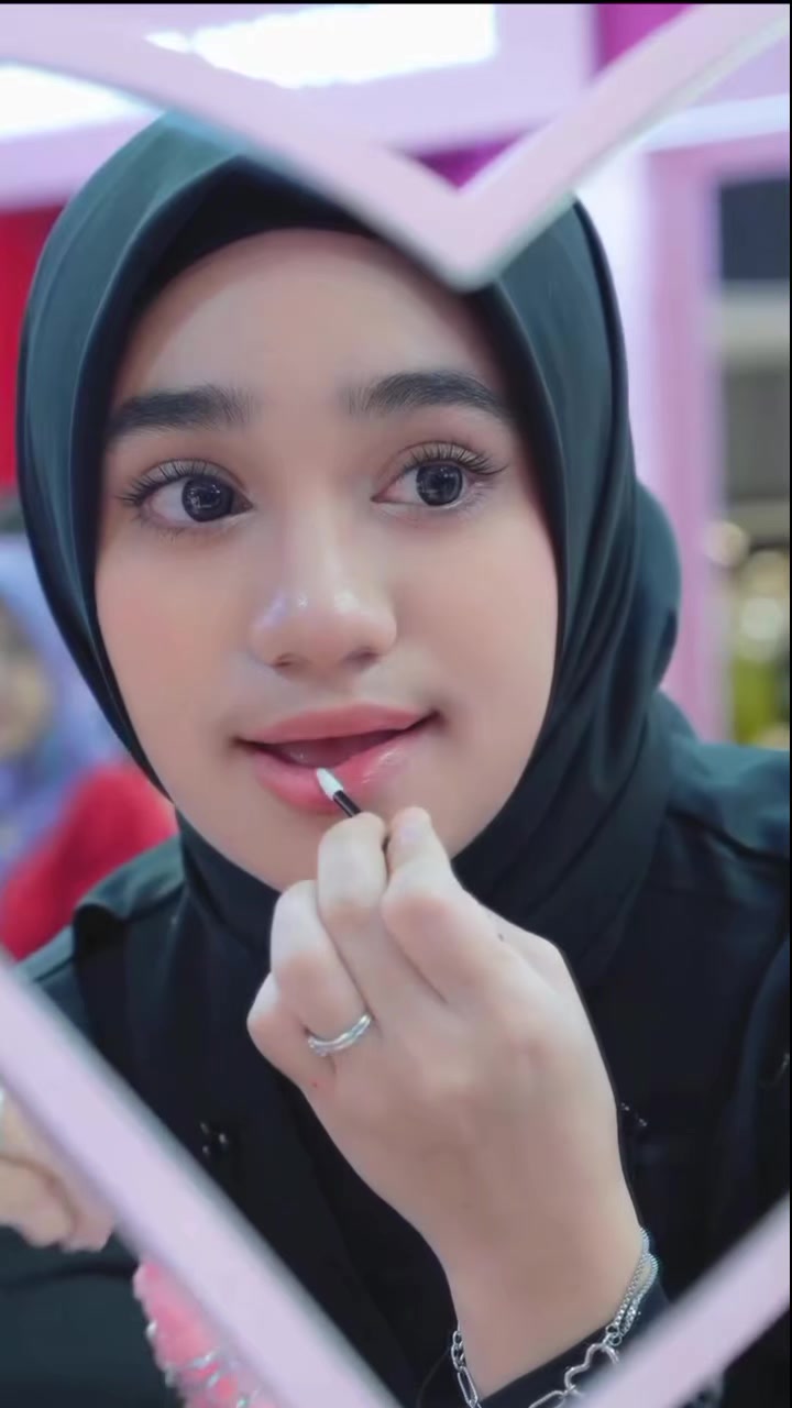 @Inisial F