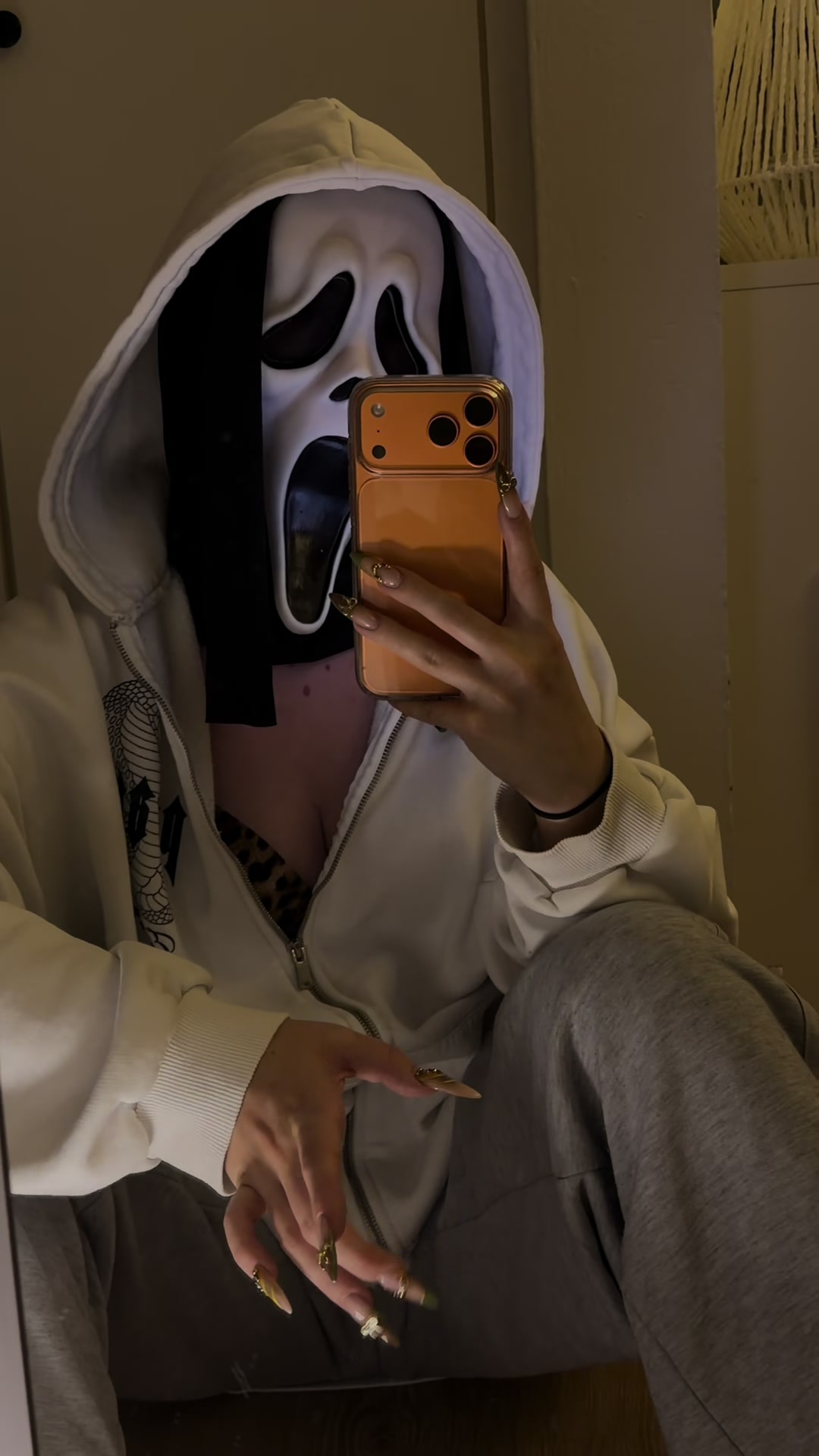 @ghostfacedoll_