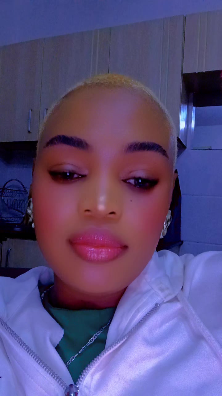 @Q&ugrave;eendom