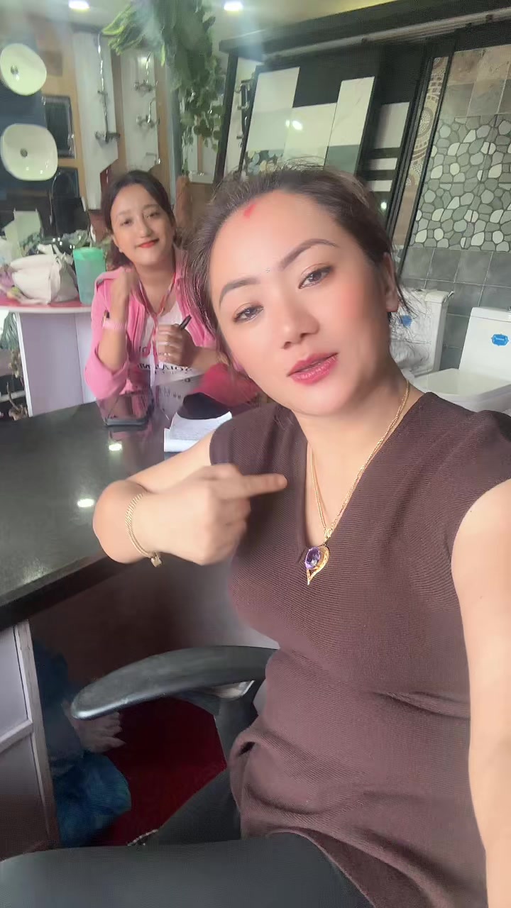 @Hira Maya Waiba