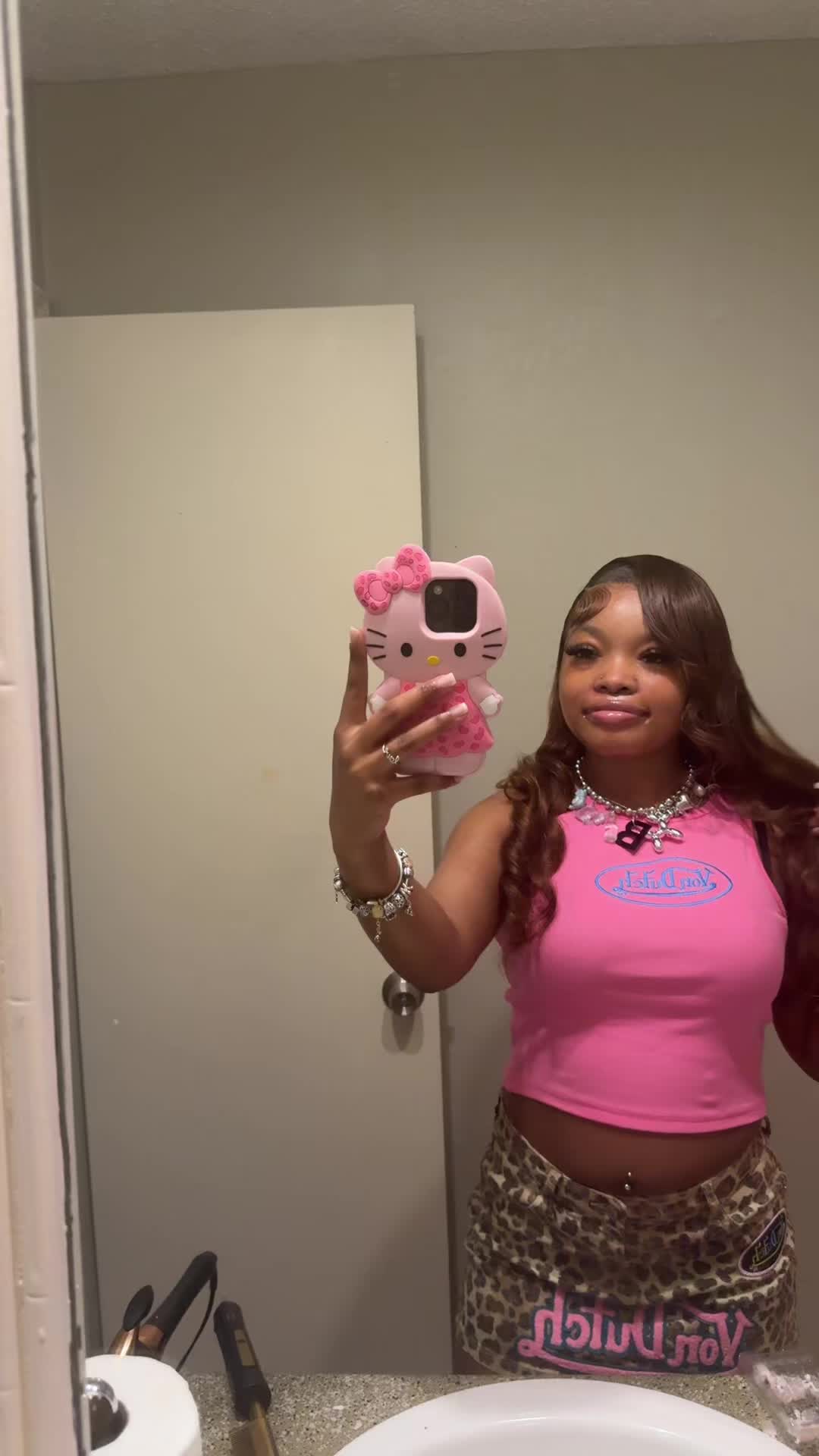 @knicolethed0ll