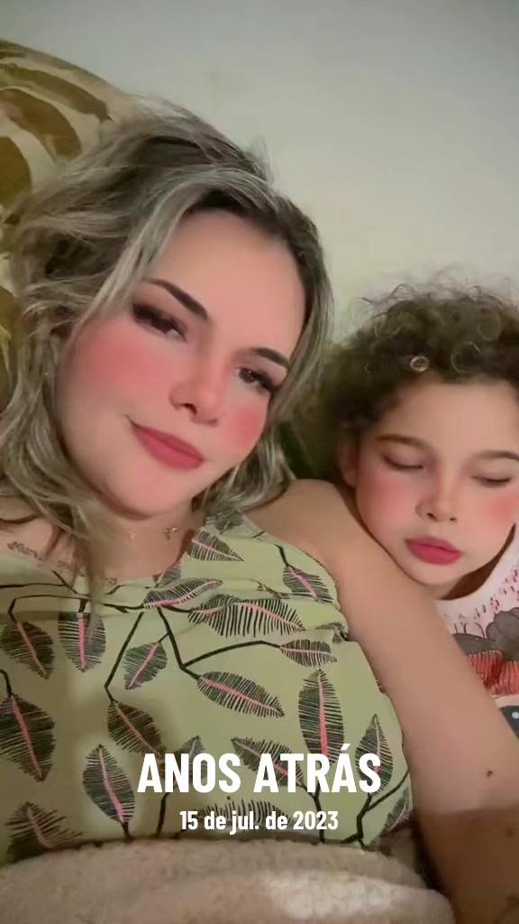 @Eumoniquegodoy
