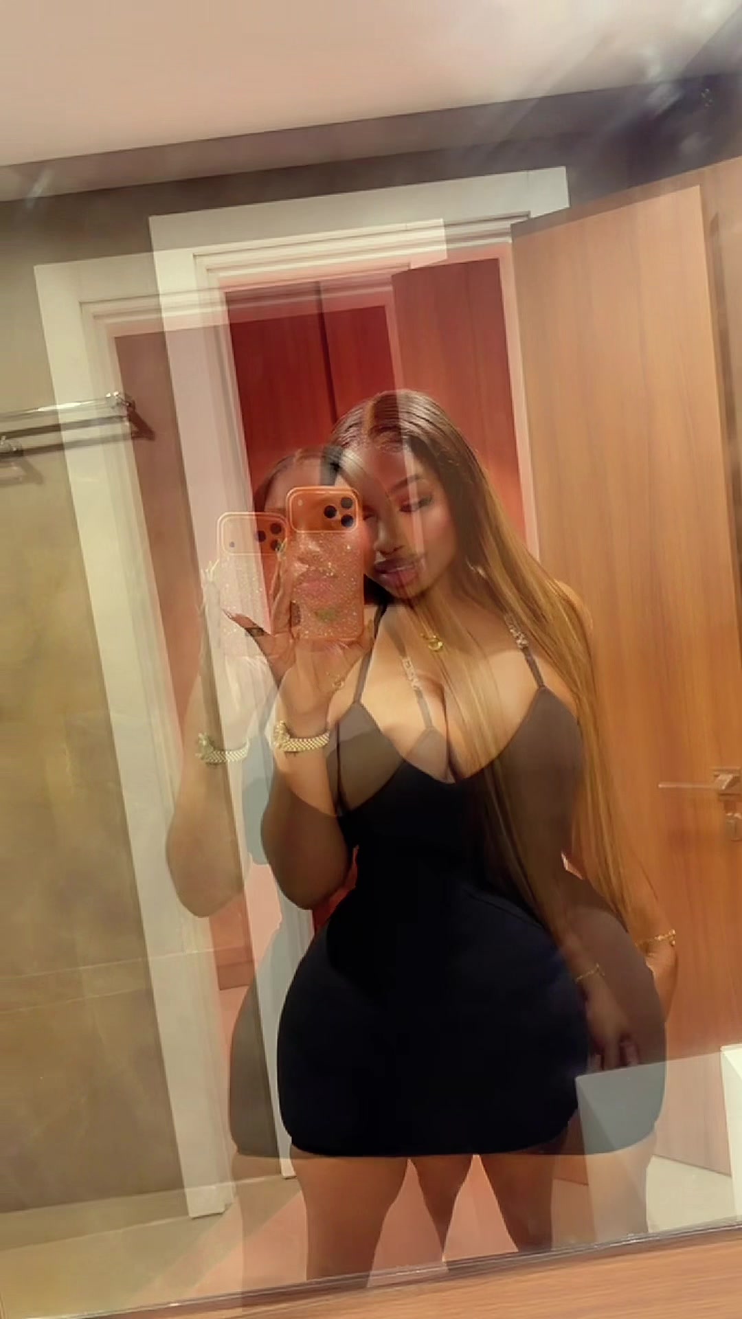 @NiceyNea🇨🇲