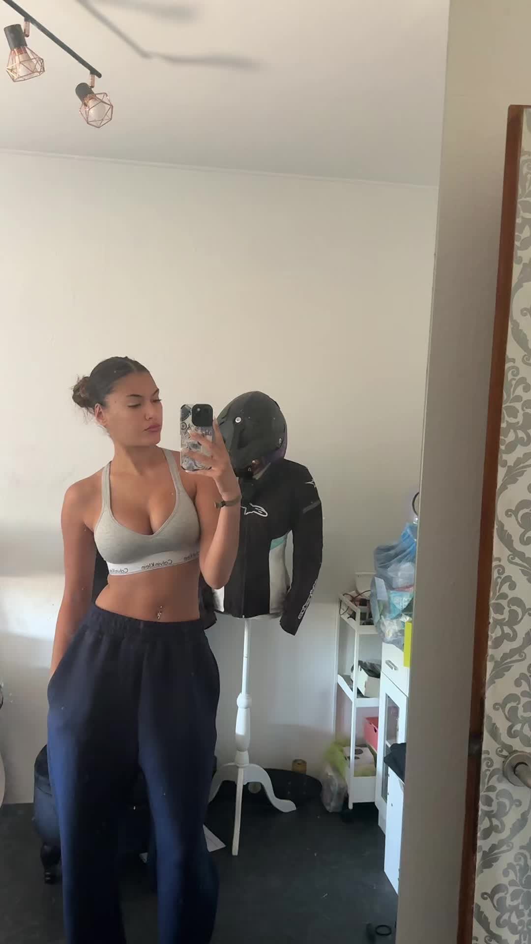@anastasia.es