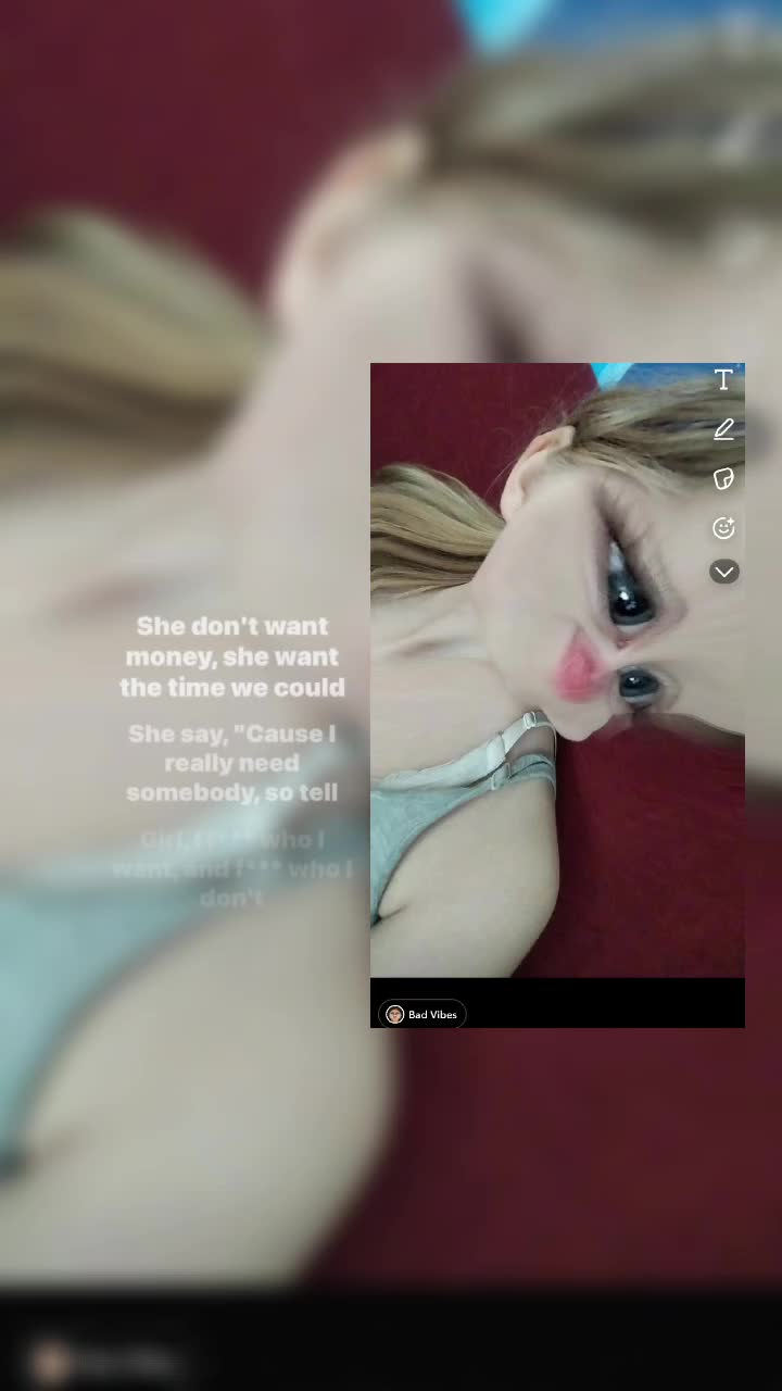 @🦦Mia🦦