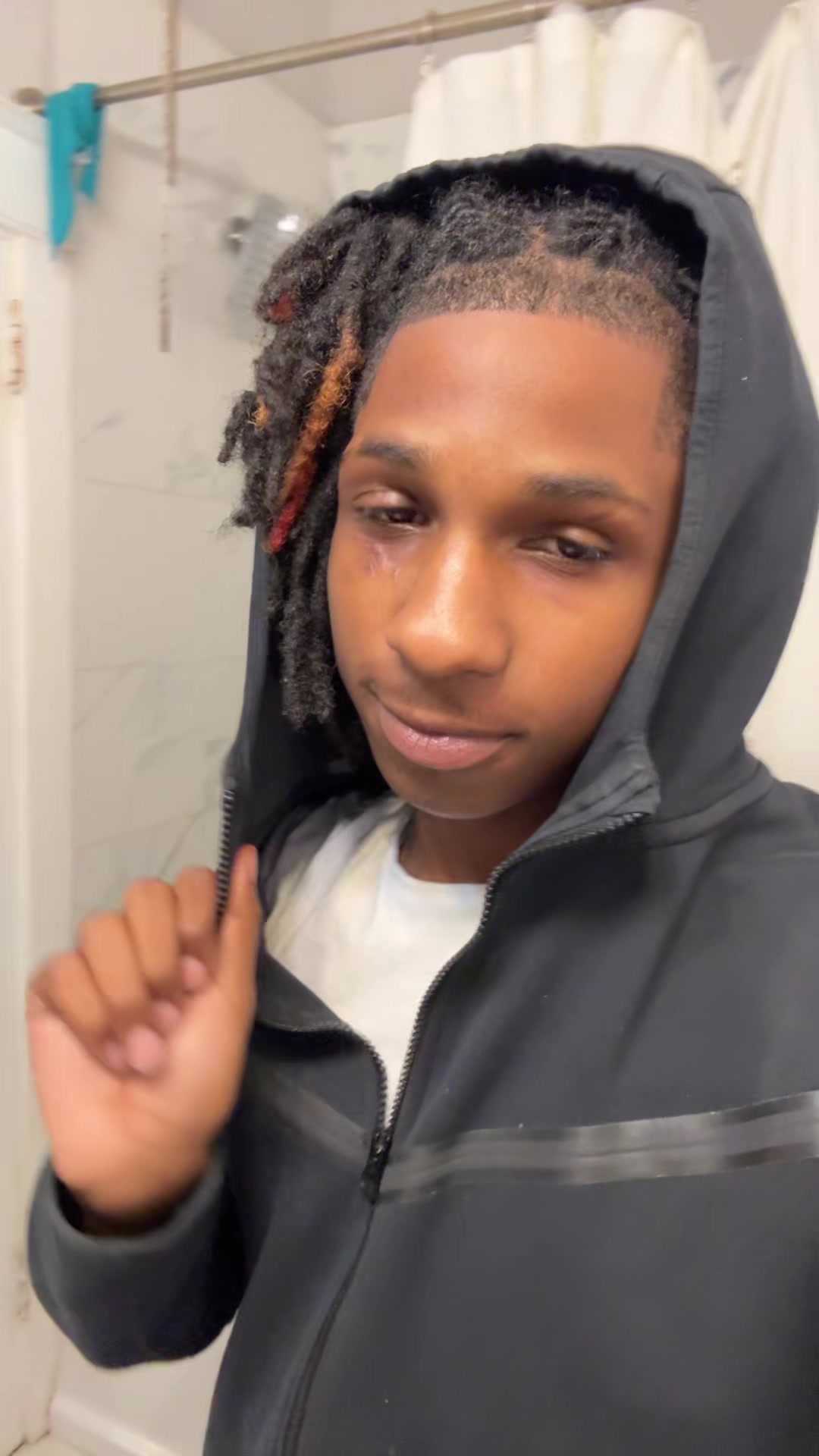 @️