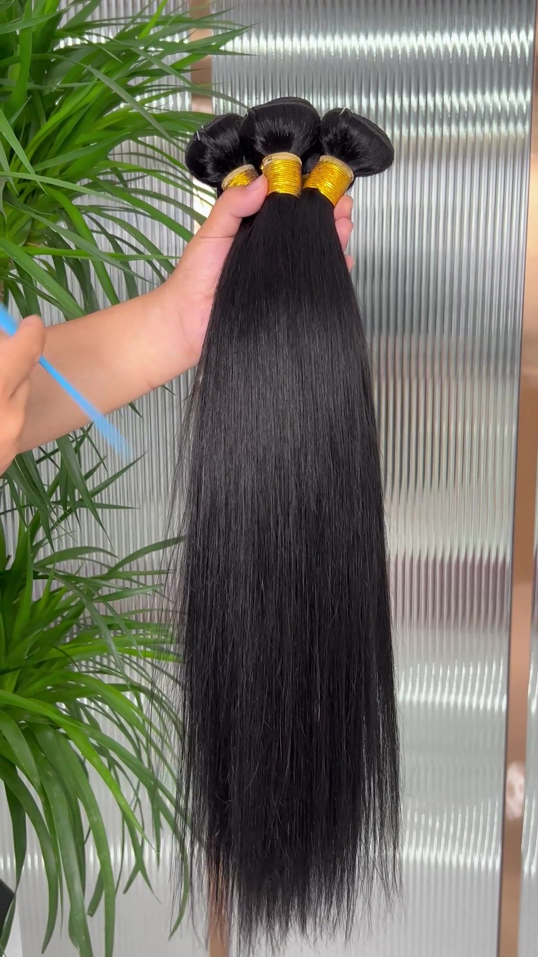 @uwigs hair
