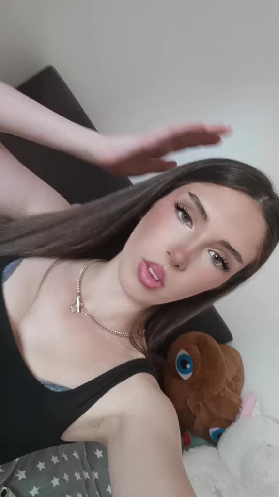 @Larissa_45