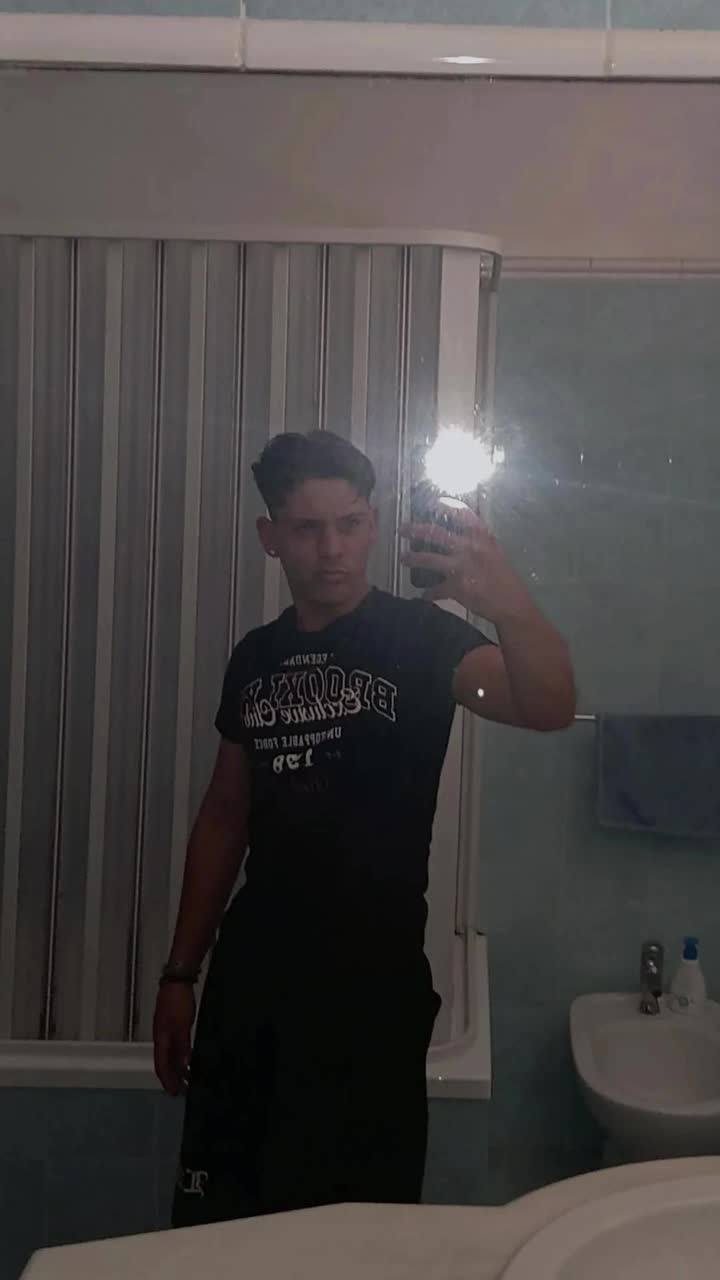 @_giovii_929