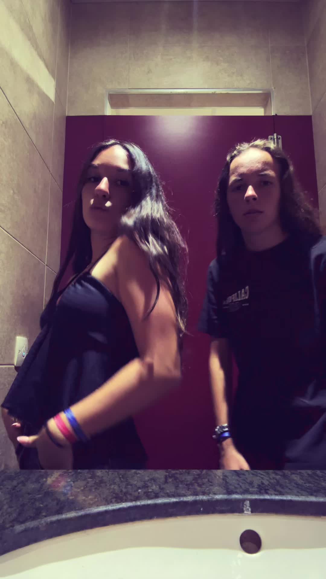 @𝐜𝐥𝟒𝐫𝐚.😶&zwj;🌫️