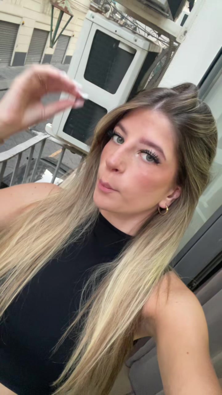 @violettaa