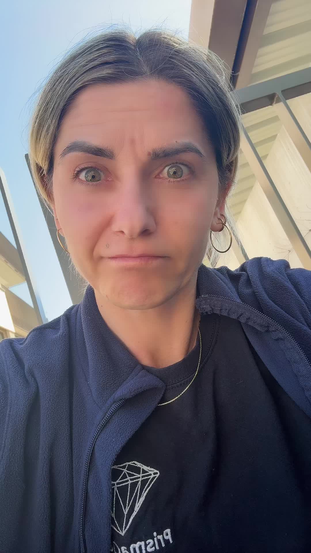@adeluza85