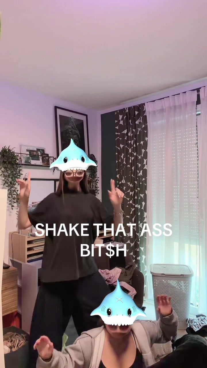 @ℰ𝓁𝒾𝓃𝒶