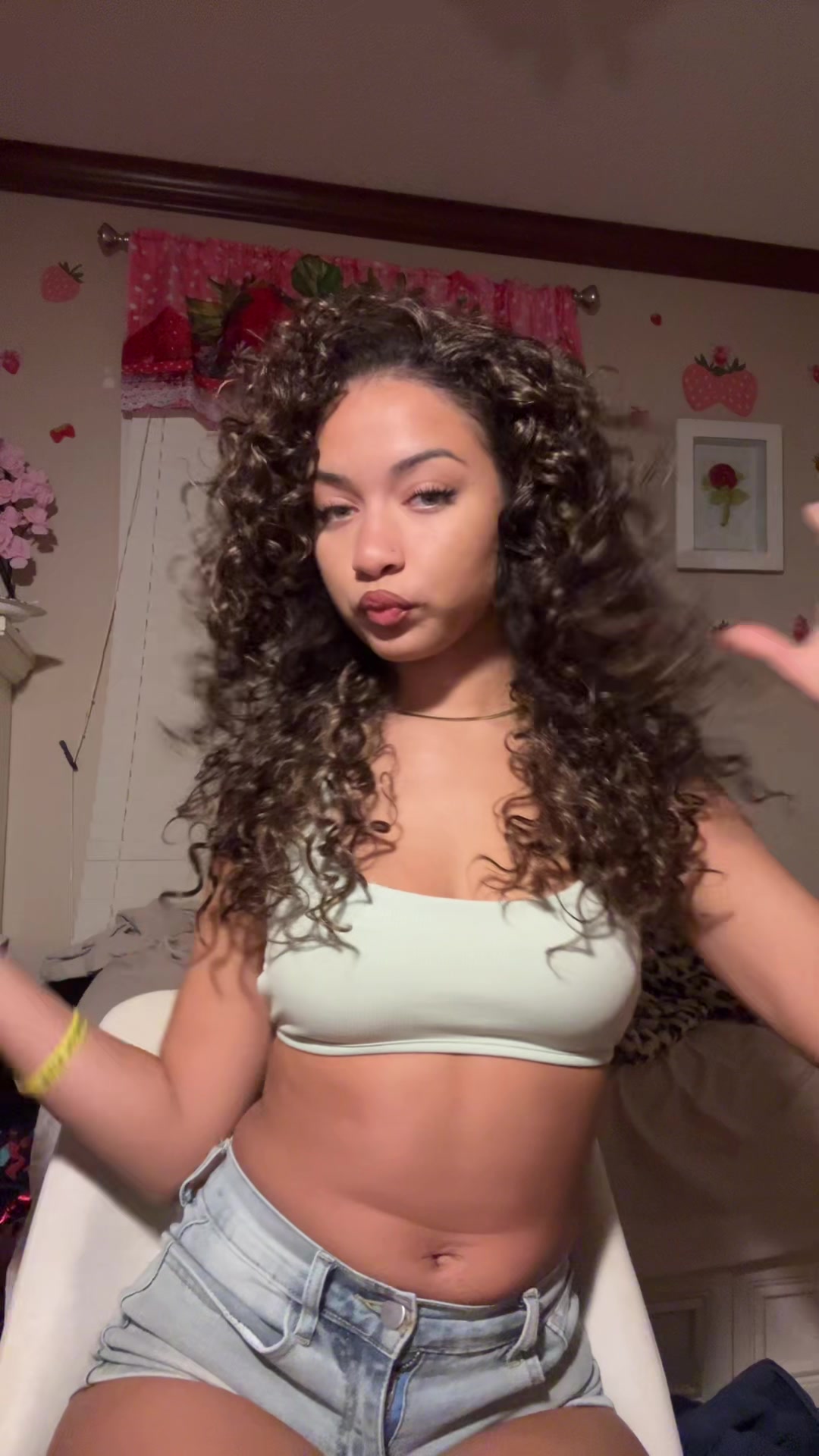 @Makayla Moen&eacute;