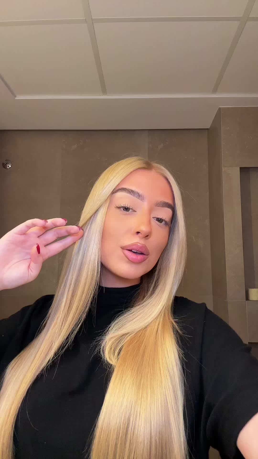 @Carolmtnz_