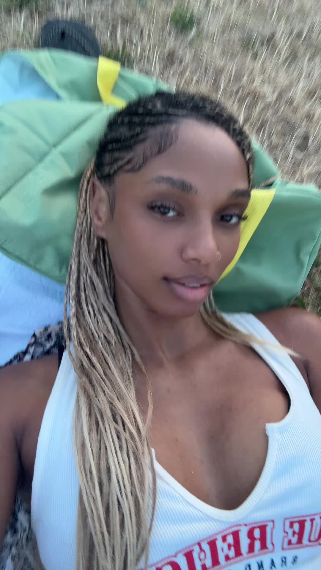 @Ronisia