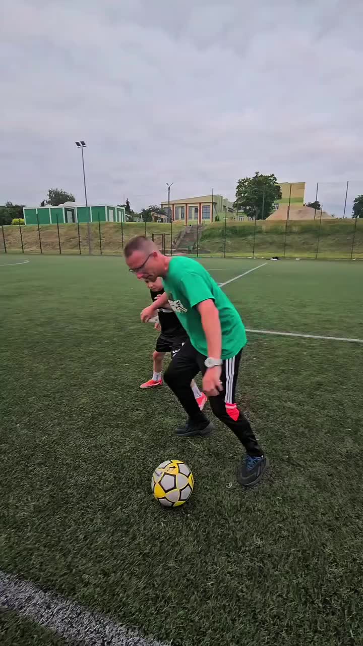 @Trener Dryblingu Piłkarskiego