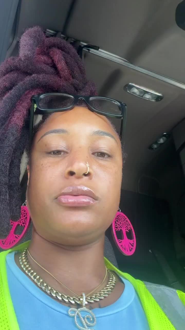 @Fineassyellatrucking